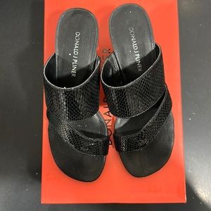 Donald J Pliner black heels